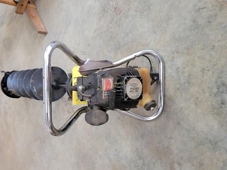 Magnum 49cc Ice Auger Lot 1239, September Online Farm Consignment, 9