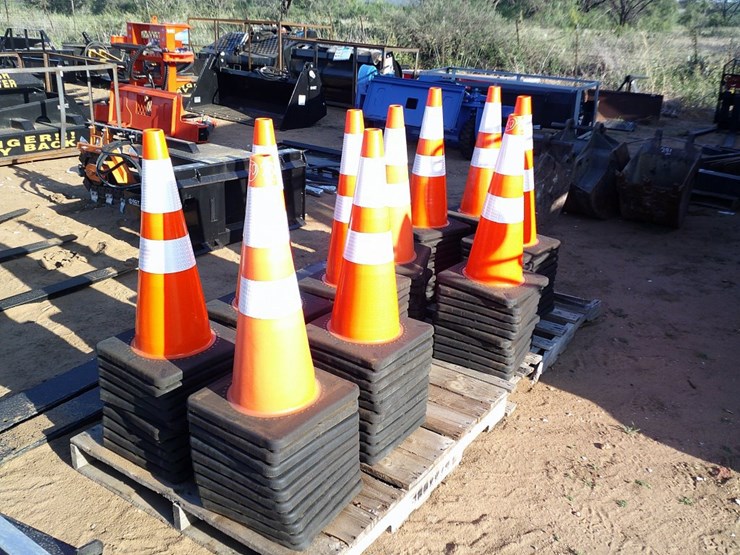 TRAFFIC CONES Lot 287, Farm, Ranch, Heavy Equipment Consignment