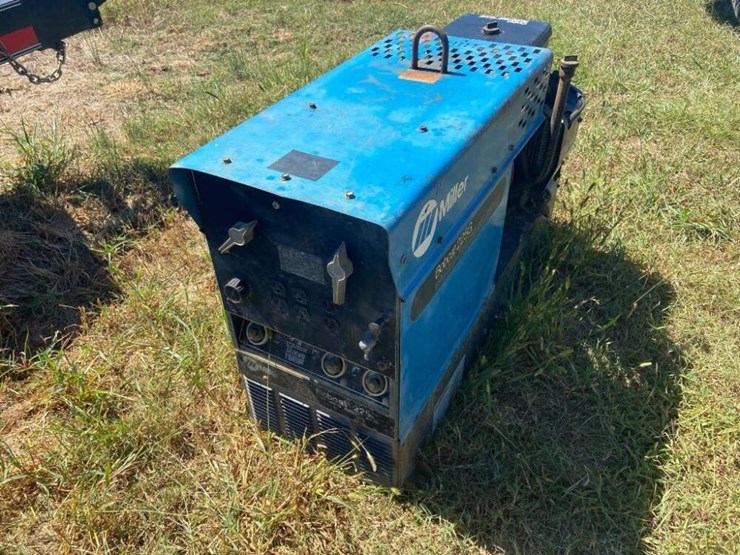 MILLER BOBCAT 225 Lot 716, Machinery Auction, 10/6/2022, Taylor
