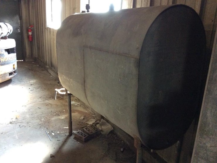 7573 • 275 Gallon Fuel Oil Tank Lot 7573, Luedke Auctions HowDea