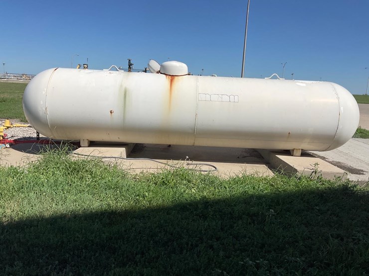 2000 American Welding & Tank 1000Gal Propane Tank Lot HJ5434, Oct
