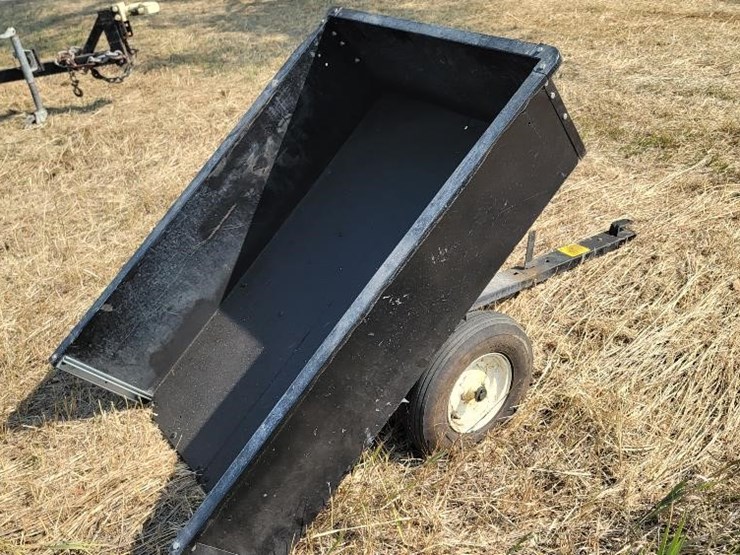 Ranch King 10 Cubic Foot Dump Cart Lot HC3485, Oct 12, 2022
