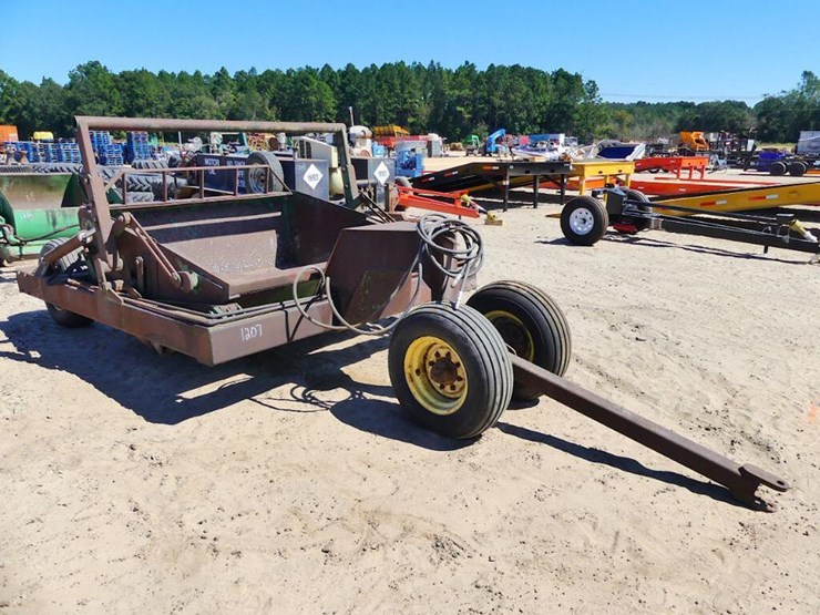 PRIME 452DL4.5 CU YARD DIRT PAN Lot 1207, Monthly Farm