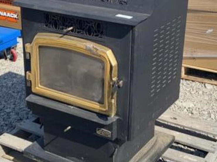 St. Croix Prescott Cast Iron Pellet Stove Lot 3266, Huge PreHarvest