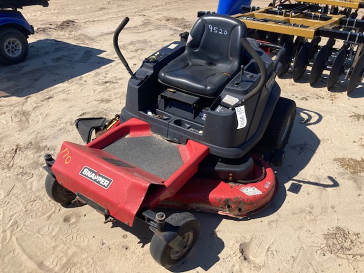 Snapper Zero Turn Mower - Lot #9520, October Equipment Auction, 10/15