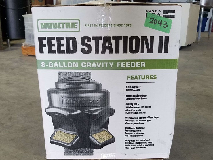 Moultrie Feed Station II 8 Gallon Gravity Feeder Unused Lot 2043