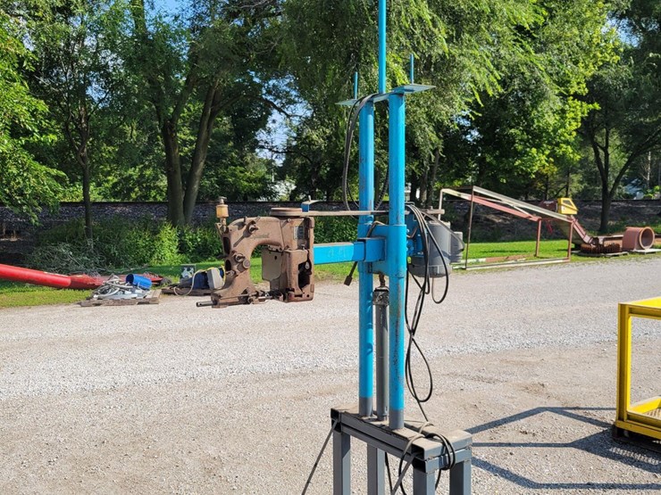 Union Special Bag Sewing Machine Lot GT0858, Oct 19, 2022