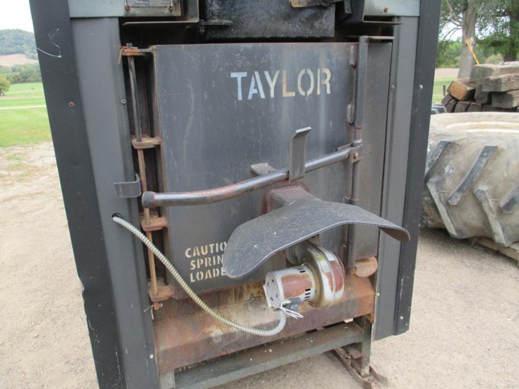 904 • Taylor Outdoor Wood Stove Lot 904, 2022 October Mondovi