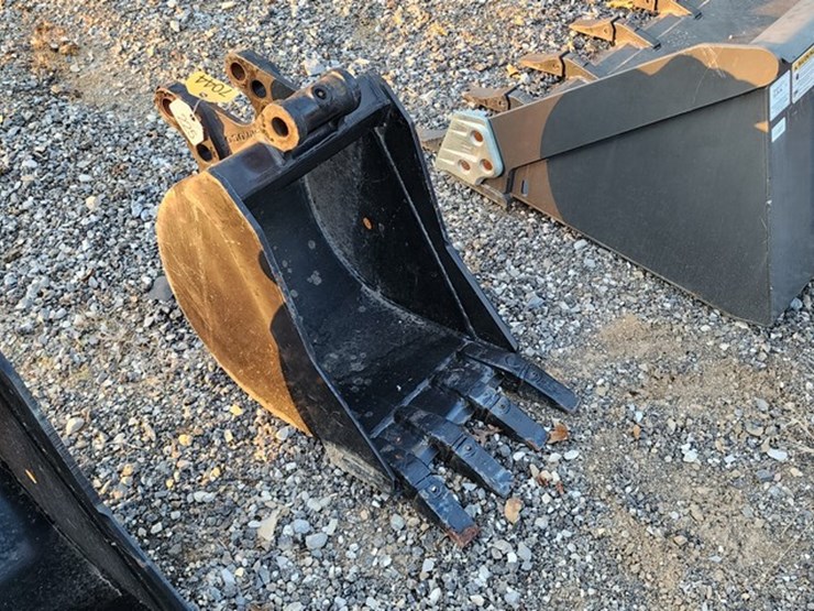 New 16" Bradco Backhoe Bucket Lot 225, Annual Fall Consignment