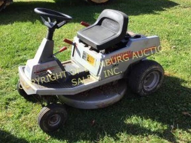 Craftsman RE 2000 Ride and Mulch 5 speed 10hp Lot 2121, ONLINE