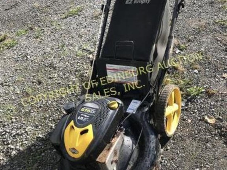 C1. Brute push mower with bag non running Lot 3099, ONLINE