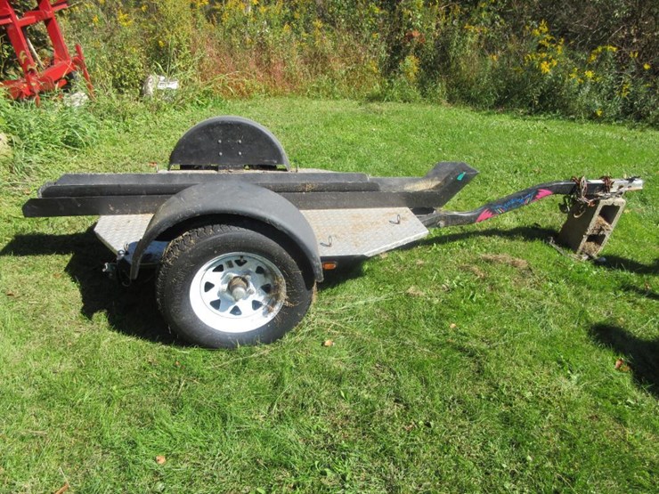 101 • singleaxle motorcycle trailer Lot 101, Conover