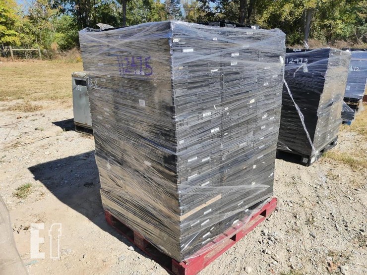 PALLET OF PLASTIC VEGETABLE FOLDING CRATES Lot 738, Absolute