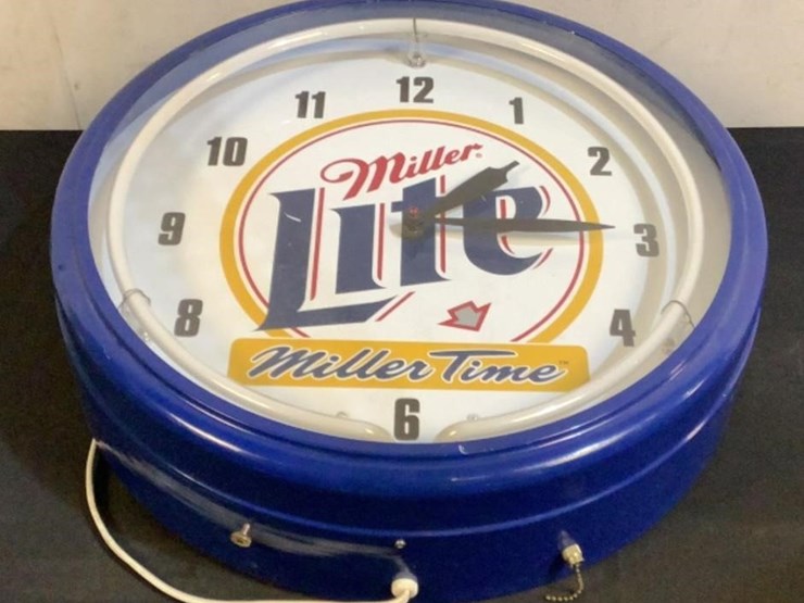 1999 Miller Brewing Co. Miller Lite Neon Clock 19 Lot 24, October