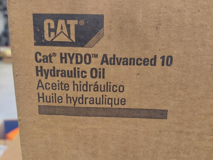 1416 • (4) One Gallon Cat Hydraulic Oil Lot 1416, Meadow Bridge, WV
