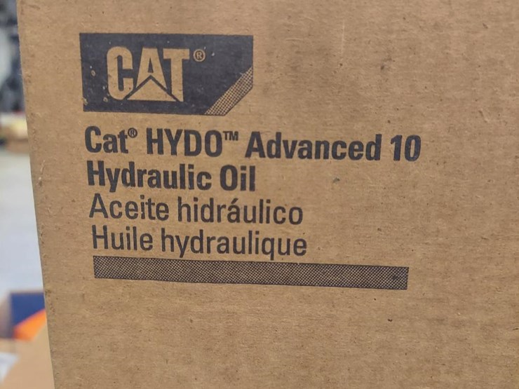 1417 • (4) One Gallon Cat Hydraulic Oil Lot 1417, Meadow Bridge, WV