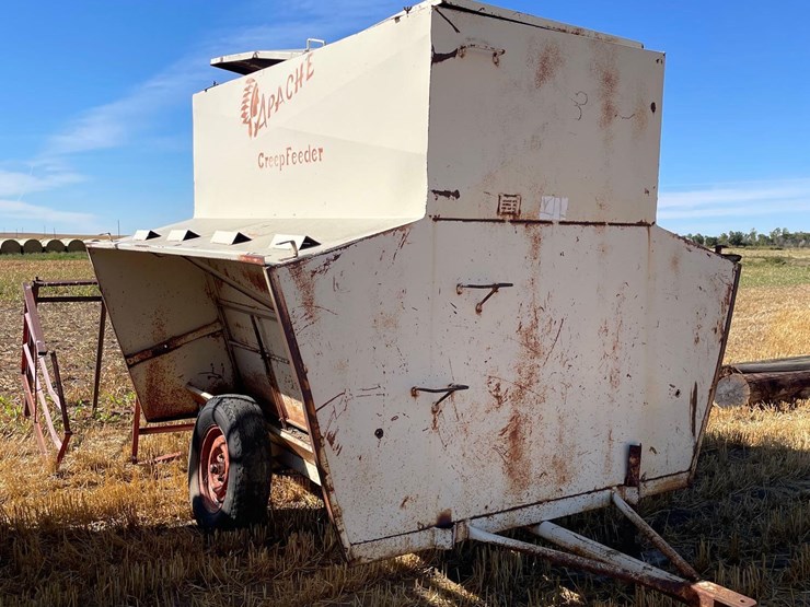 Apache Creep Feeder Lot 6, Gussey Farms Hay & Livestock Equipment