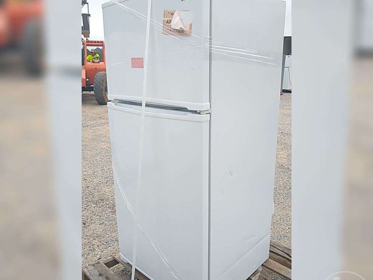 CRITERION REFRIGERATOR, ***CONDITION UNKNOWN*** Lot 305863, D2R3