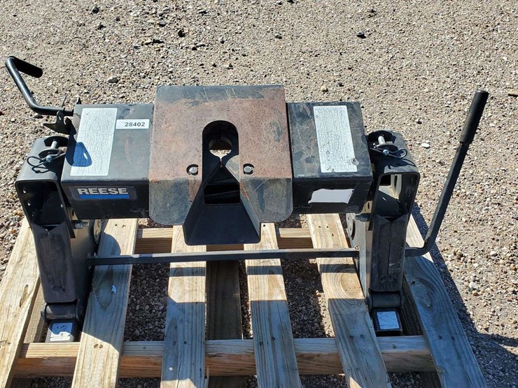 Reese KwikSlide 5th Wheel Hitch Lot , Fourth Quarter Heavy