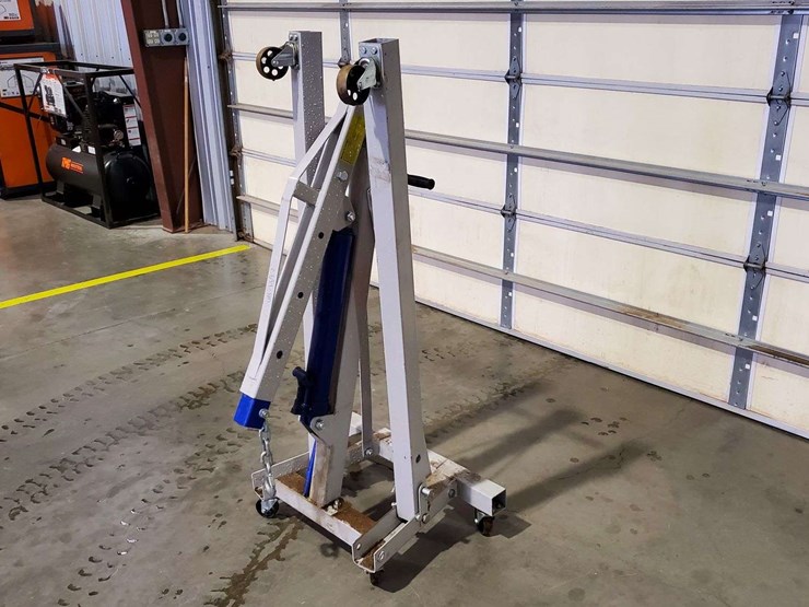 Duralast 2Ton Engine Hoist Lot 28675, Fourth Quarter Heavy