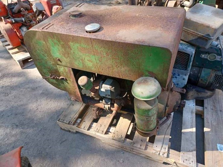 John Deere 2cylinder engine Lot 60, Waverly Minnesota BarnFinds Auction 2 The Doug Ault