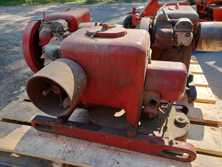 McCormickDeering "LA" Gas Engine Lot 64, Waverly Minnesota BarnFinds Auction 2 The Doug