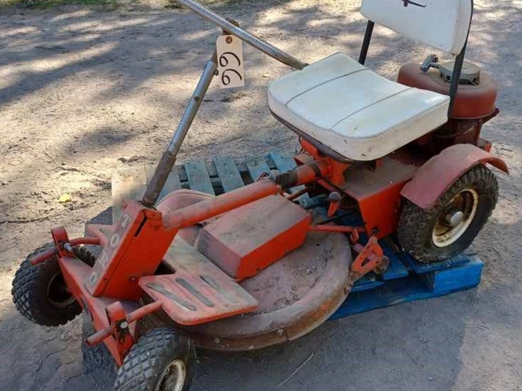 Toro Riding Mower Lot 66, Waverly Minnesota BarnFinds Auction 2 The Doug Ault Vintage