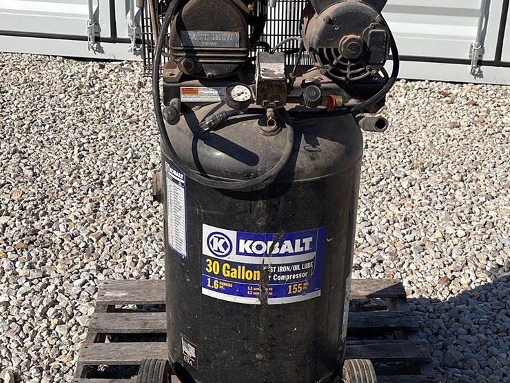 Kobalt 30 gal. 1.6 hp air compressor Lot 630, Fall Online Equipment