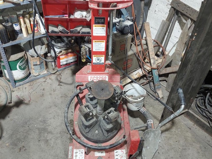 24 • Hunter Tire Changer Model TC3250 Lot 24, Machine Shop Tools, Electric Motors, Shelving
