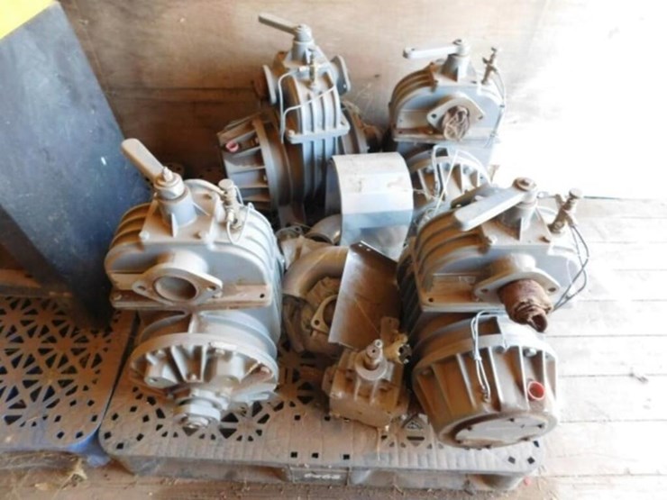 4 Jurop PN58 Vacuum Pumps Lot 221, 11/15 Butch Luetkemeyer Estate