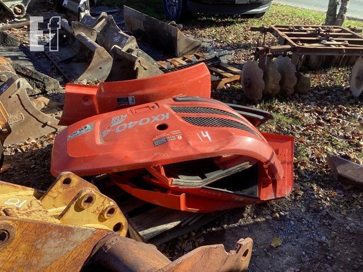 PALLET OF KUBOTA EXCAVATOR PANELS Lot 14, Kurtz Trading November