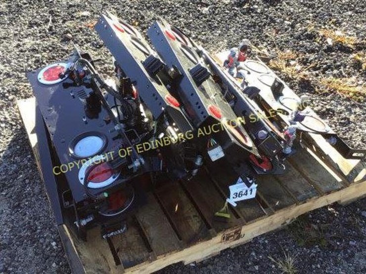 D pallet of misc. LED truck light panels Lot 3641, ONLINE