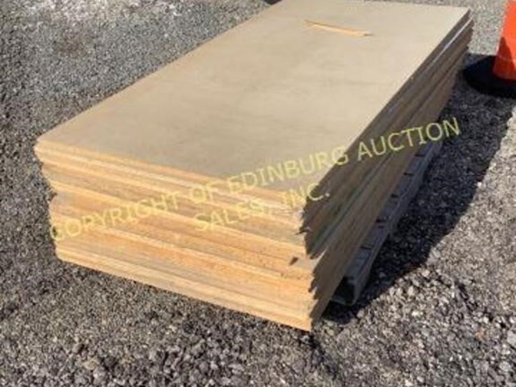 E Lot of 6ft x 3ft 3/4 inch plywood (25) pcs. Lot 4176, ONLINE