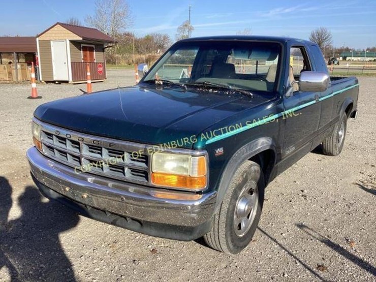 1994 DODGE DAKOTA SLT Lot 1111, ONLINE CONSIGNMENT AUCTION, 11/18