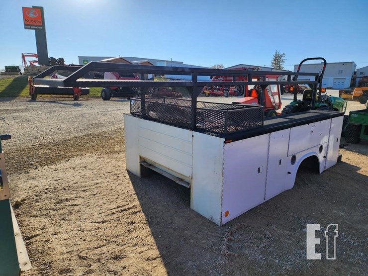 KNAPHEIDE SERVICE BODY & LADDER RACK Lot 275, 15th Annual Roeder