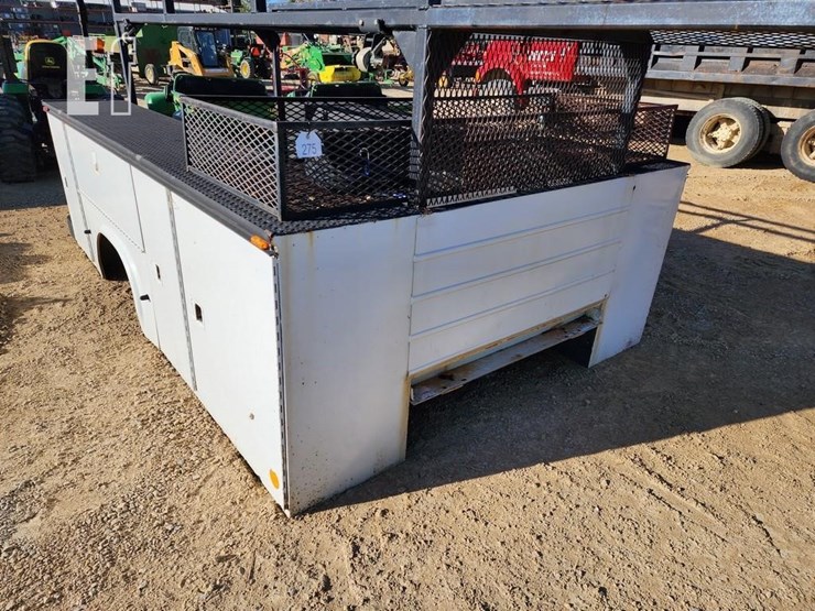 KNAPHEIDE SERVICE BODY & LADDER RACK Lot 275, 15th Annual Roeder