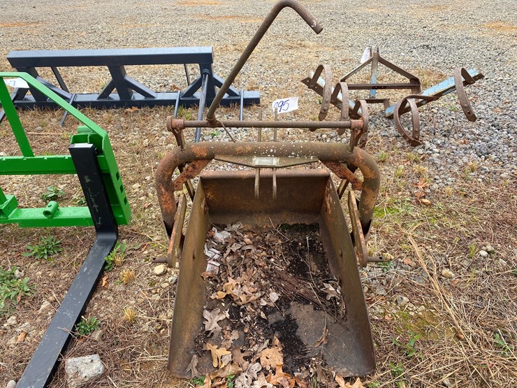 295 • Pond Scoop Lot 295, WEST TN ONLINE EQUIPMENT AUCTION, 11/21