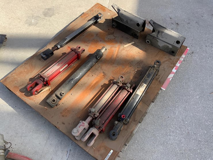 Hydraulic Cylinders & Stops Lot HL8360, Nov 23, 2022 Equipment