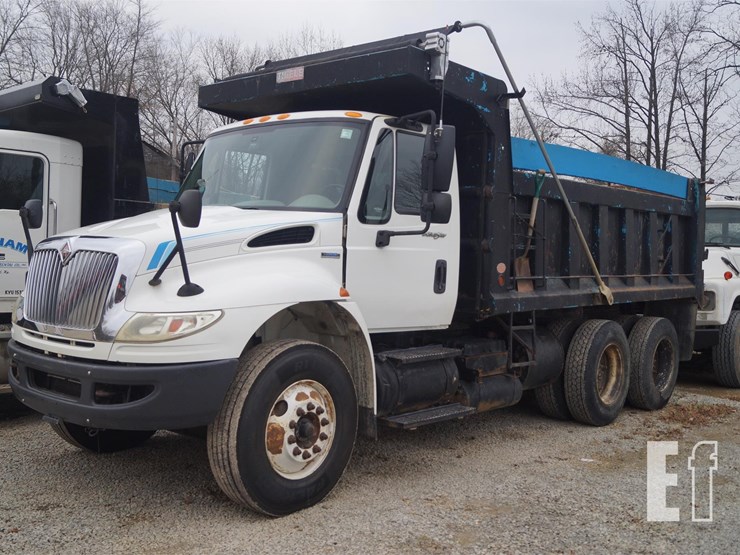 2002 INTERNATIONAL DURASTAR 4400 Lot , 2 DAY FALL LOUISVILLE AUCTION