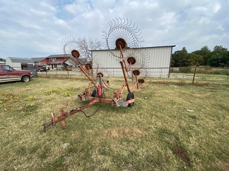 8Wheel VRake RCS8 Lot 11, Johnson Estate Auction, 12/7/2022