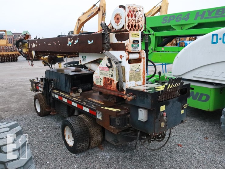 SKYLIFT 33 PLUS Lot 428, 2 DAY FALL LOUISVILLE AUCTION, 12/6/2022