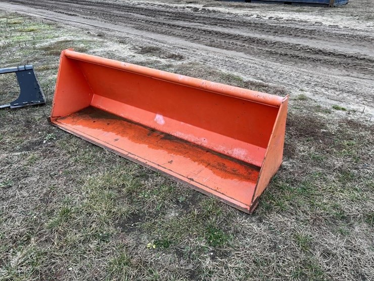 Kubota Bucket Lot 171, Voelker Bros Annual Winter Auction, 12/16