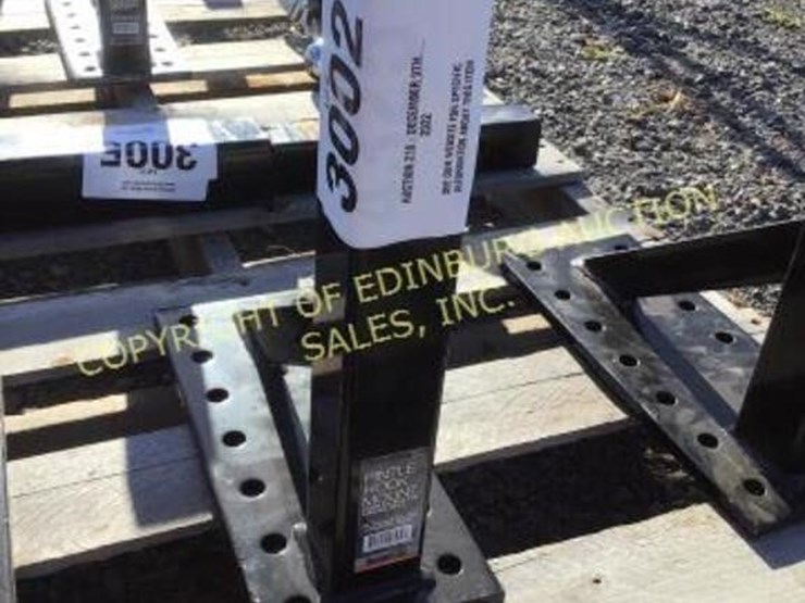 E. New buyers pintle hook mount Lot 3002, FRIDAY, DEC 9TH 2022 7PM