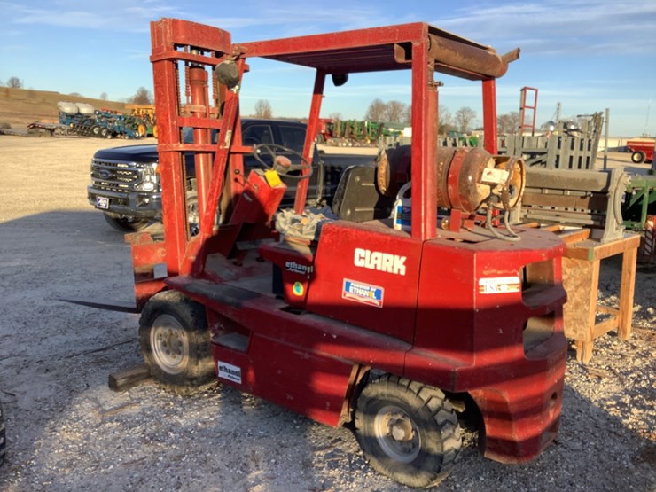 Clark Forklift Lot 181, Ring 1 NoReserve Farm Machinery Auction