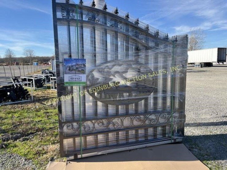 E. NEW 14' BI PARTING IRON GATE Lot 2622, FRIDAY, DEC 9TH 2022 7PM