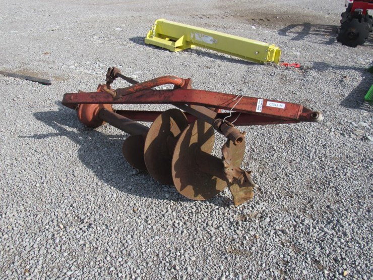 MASSEY FERGUSON POST HOLE DIGGER Lot 13453, Live Heavy Machinery