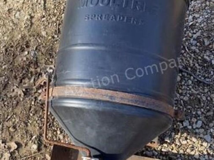 Moultrie ATV Spreader, has Controller, missing Lot 443, Farm