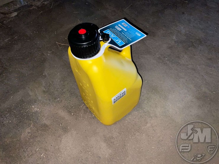 U JUG 5 GALLON PLASTIC FUEL JUG Lot 1686, NORTHWEST OHIO AG & CONST EQUIPMENT AUCTION, 12/13