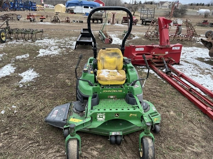 John Deere Z track zero turn mower Lot 142, Voelker Bros Annual Winter Auction, 12/16/2022