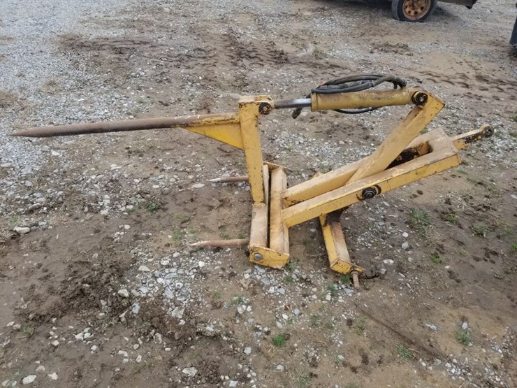 HYDRAULIC HAY SPEAR WITH SCISSOR LIFT Lot 234, Monthly Equipment